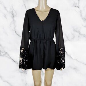Windsor Women's M Black Lace Bell Long Sleeves V-Neck Shorts Romper